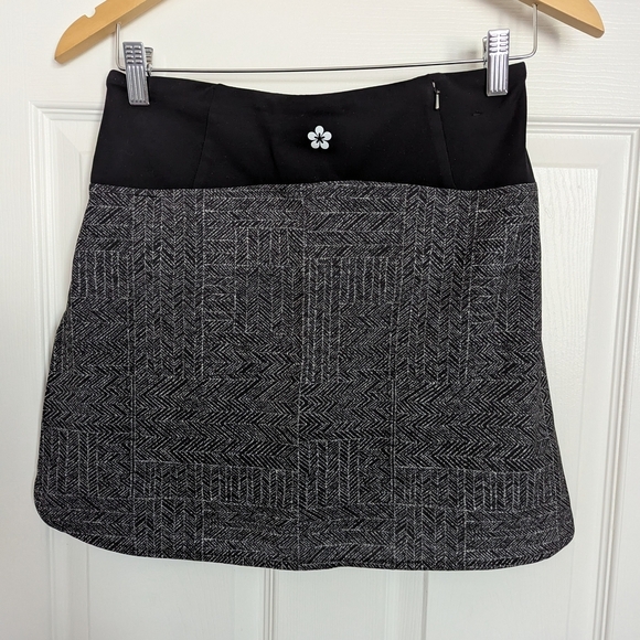Tuff Athletics Women's (Size XS) Black and Gray Skort (Mini Skirt) - Picture 3 of 9